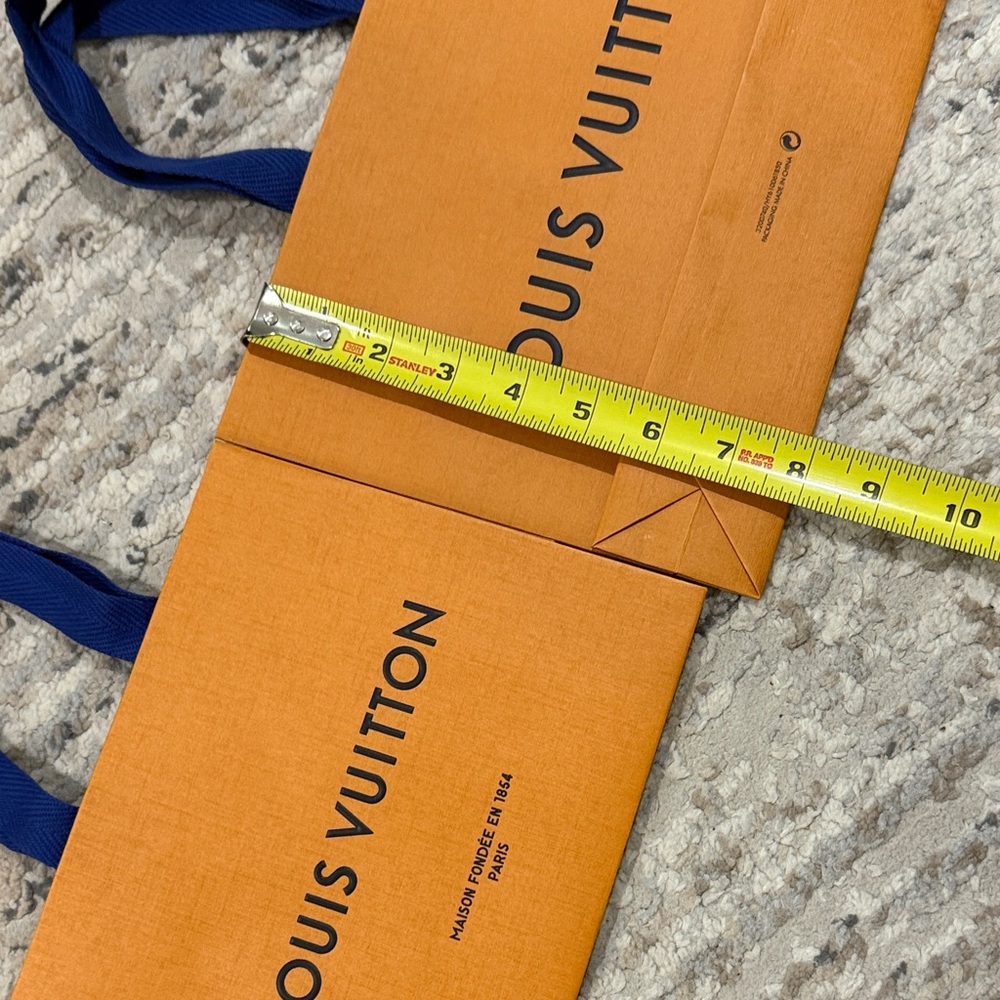 Louis Vuitton gift bags - Picture 6 of 7
